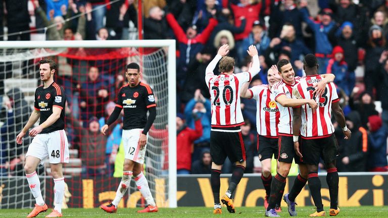  Sunderland players celebrate their 2-1 win over Manchester United