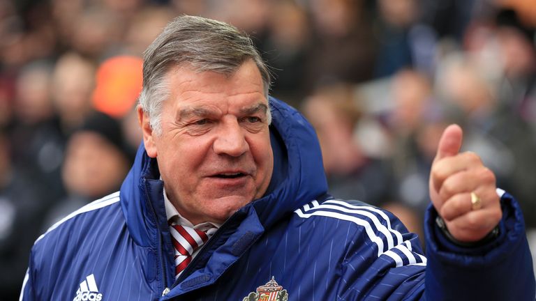 Sunderland manager Sam Allardyce gives the thumbs up before the Barclays Premier League match between West Ham and Sunderland