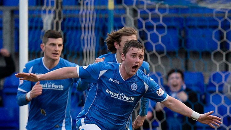 20/02/16 LADBROKES PREMIERSHIP.ST JOHNSTONE v MOTHERWELL.MCDIARMID PARK - PERTH.Joy for St Johnstone's Tam Scobbie as he celebrates his last gasp winner