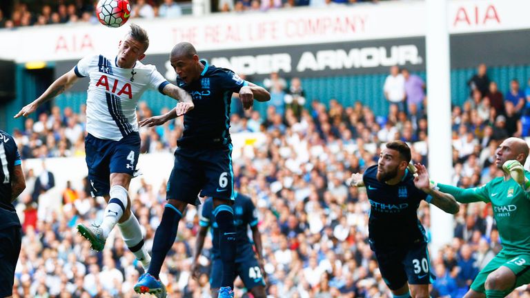 Toby Alderweireld scores for Tottenham in the 4-1 victory over Manchester City