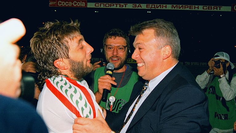 Trifon Ivanov (left) and Bulgarian head coach Hristo Bonev in 1997