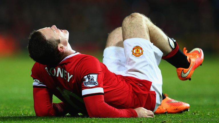 Wayne Rooney could miss up to six weeks for Manchester United with a knee injury