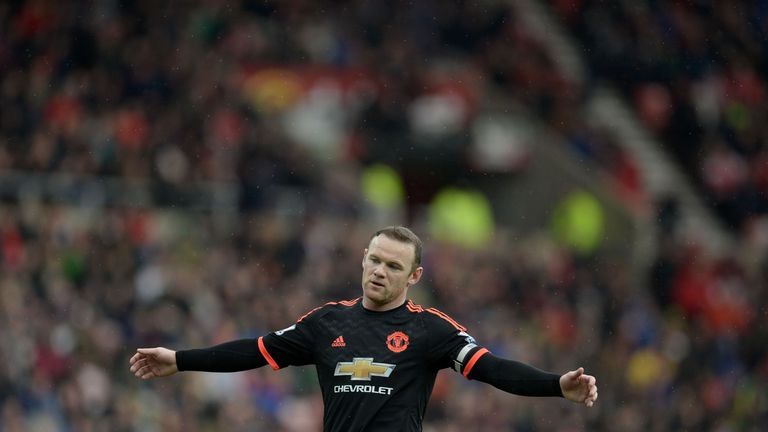 Wayne Rooney reacts during Manchester United's 2-1 defeat to Sunderland 