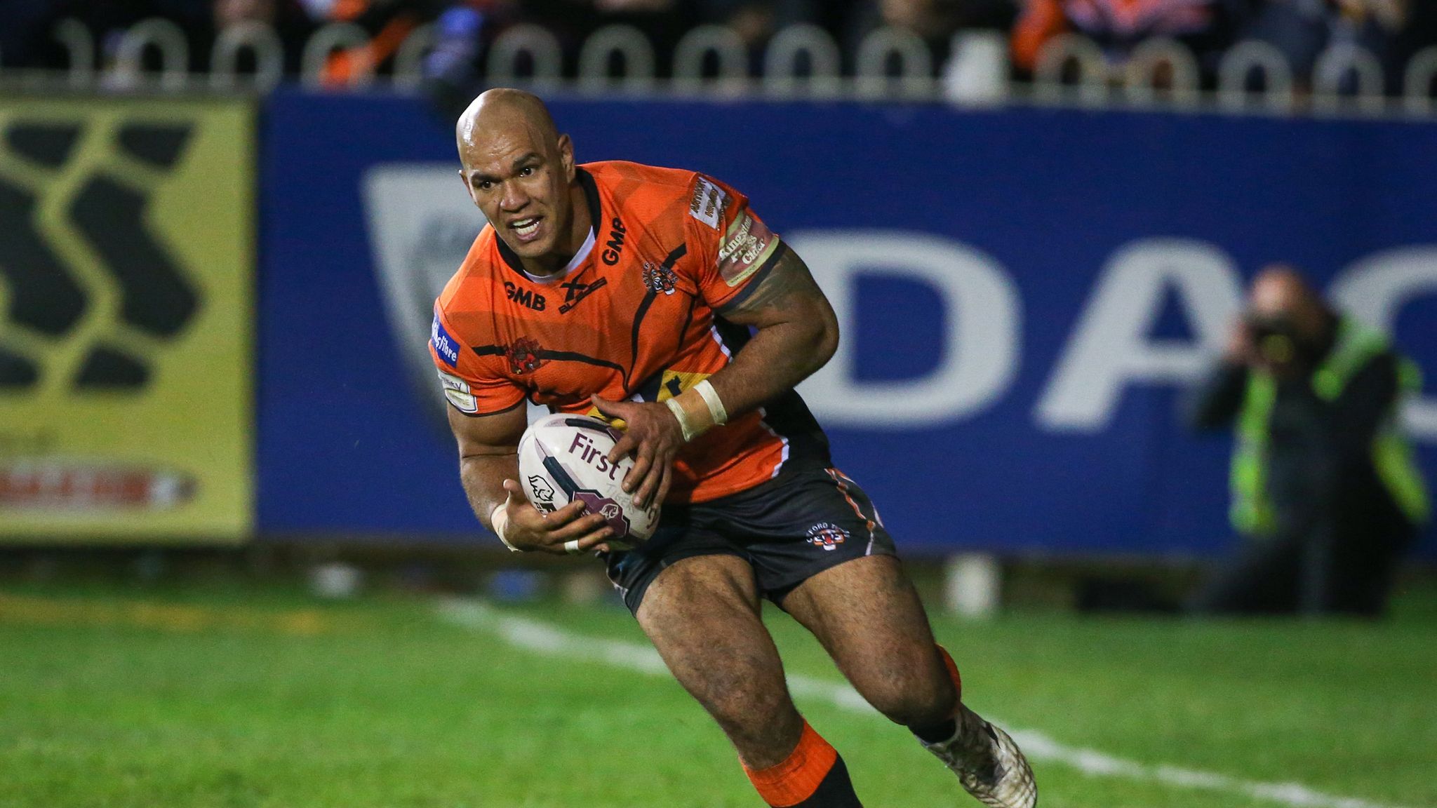 Matt Cook makes Castleford Tigers switch - Sports Mole