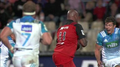 Nadolo's double hand-off!