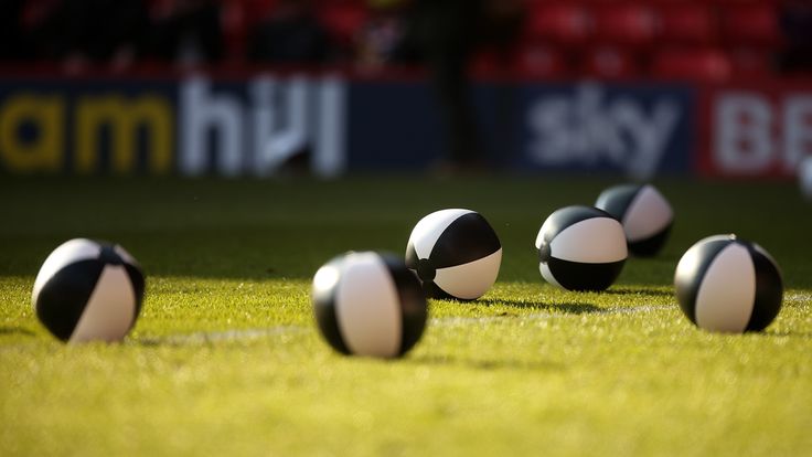Beach balls delayed the Charlton v Middlesbrough game