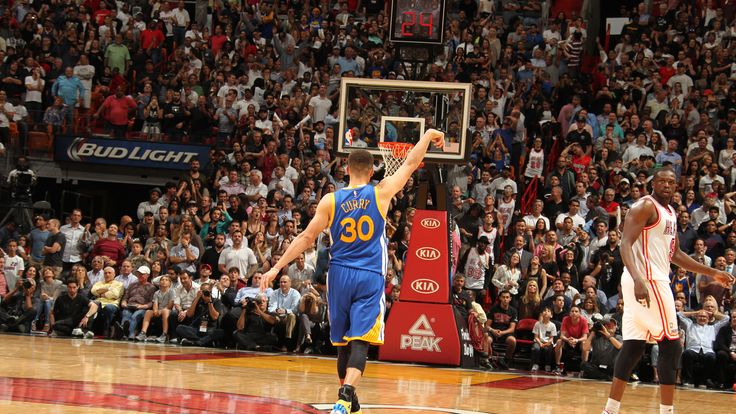 Stephen Curry #30 of the Golden State Warriors
