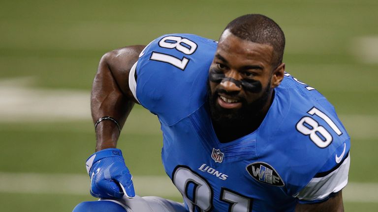 DETROIT, MI - DECEMBER 27:  Calvin Johnson #81 of the Detroit Lions warms up prior to the game against the San Francisco 49ers at Ford Field on December 27