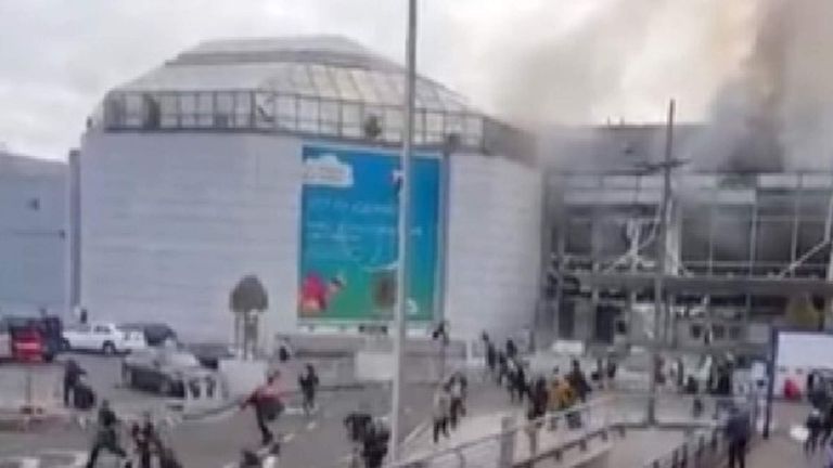 Brussels airport explosion passengers run