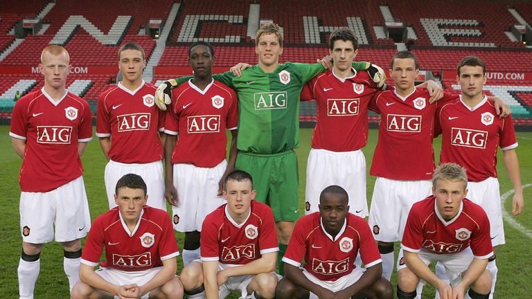 Danny Welbeck (back row, third from left) lined up in the Manchester United U-18 youth team with Danny Drinkwater (second from right).