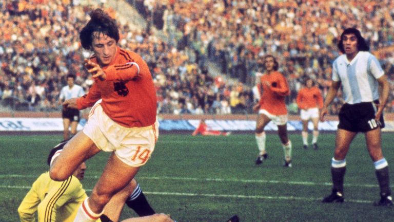 Johann Cruyff against Argentina at the 1974 World Cup