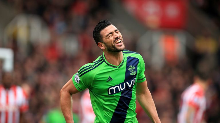 Southampton's Graziano Pelle celebrates scoring his side's first goal of the game during the Barclays Premier League match at the Britannia Stadium