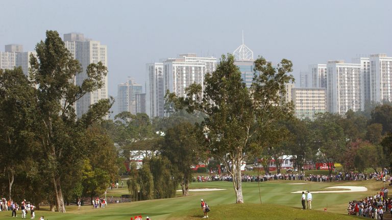 2 Dec 2001:  General view of hole 3 during the final round of the Omega Hong Kong Open Golf Tournament held at the Hong Kong Golf Club, in Fanling, Hong Ko