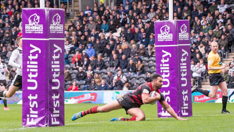 First Utility Super League - Hull FC v Warrington Wolves - KC Stadium, Kingston upon Hull, England - Warrington's Ryan Atkins scores a try against Hull FC.