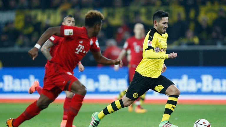 Ilkay Gundogan of Borussia Dortmund makes a run through midfield 