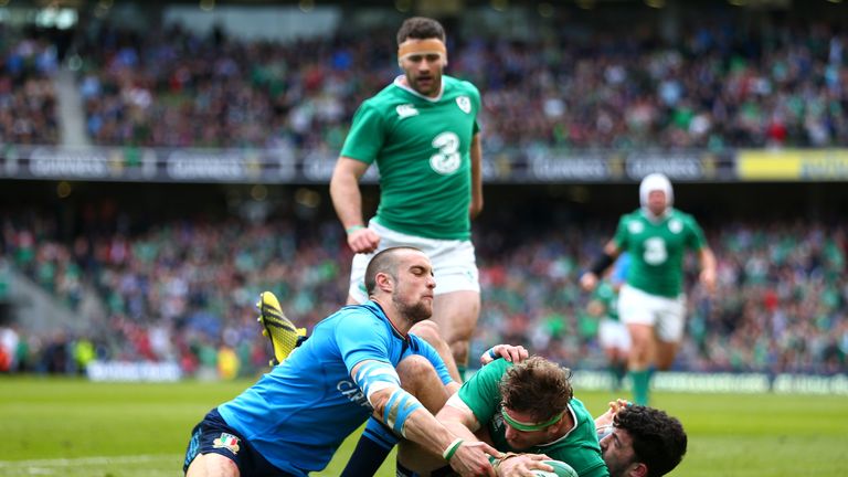 Jamie Heaslip (with ball) of Ireland scores Ireland's fourth try