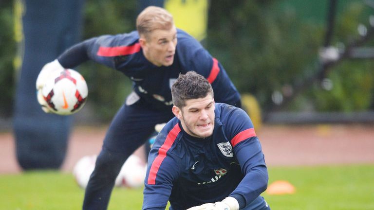 Joe Hart (Top) and Fraser Forster training with England
