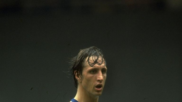 1983:  Johan Cruyff of the Los Angeles Aztecs in action during a match in the North American Soccer League. \ Mandatory Credit: Allsport UK /Allsport