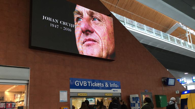 A Johan Cruyff tribute at the Amsterdam Arena station