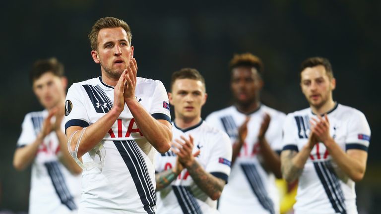 Harry Kane of Tottenham Hotspur and team mates applaud the travelling fans after the UEFA Europa League 
