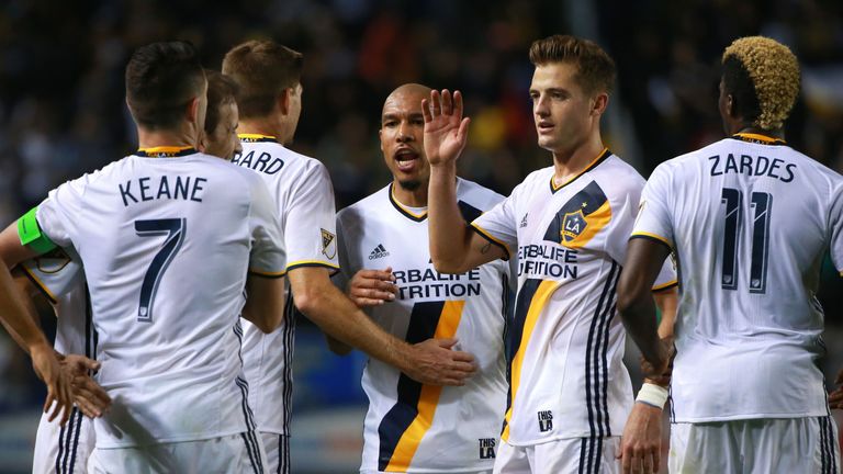 Los Angeles Galaxy celebrate after Keane scored on a penalty kick
