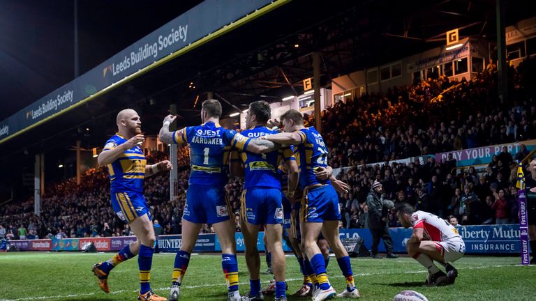 Leeds celebrate the winning try from Handley