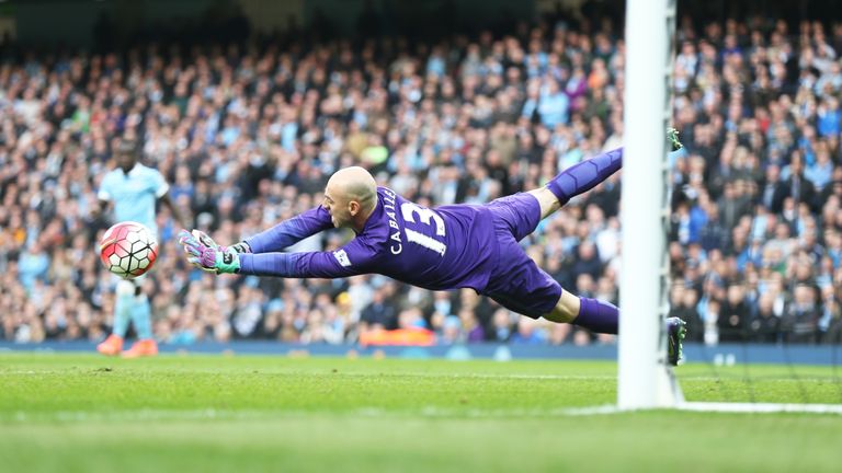 Manchester City goalkeeper Willy Caballero in action against Manchester United