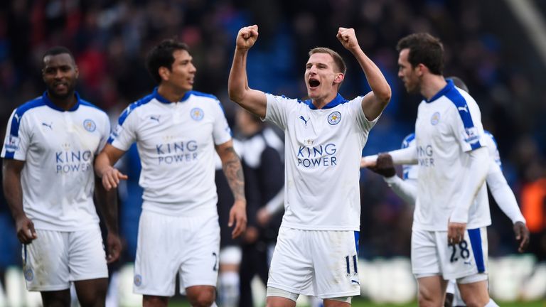 Marc Albrighton and Leicester City players celebrate