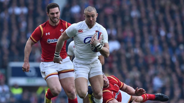 Mike Brown makes a break at Twickenham