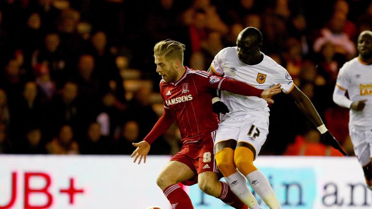 Hull City's Mohamed Diame (right) and Middlesbrough's Adam Clayton battle for the ball during the Sky Bet Championship match at the Riverside Stadium, Midd