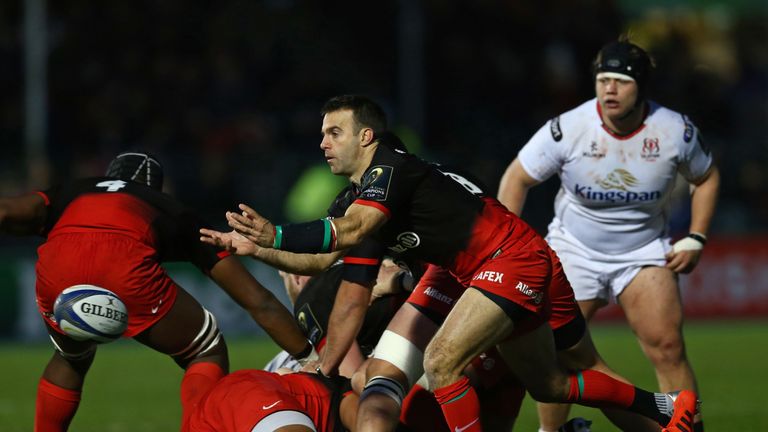 BARNET, ENGLAND - JANUARY 16: Neil De Kock of Saracens passes the ball during the European Rugby Champions Cup pool one match between Saracens and Ulster a