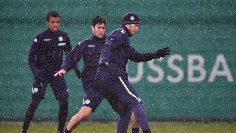 Bendtner trains with Wolfsburg ahead of the Champions League match with Gent