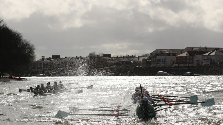 Oxford manouevred through choppy waters faster than Cambridge