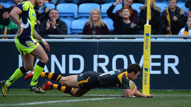 Rob Miller crosses for a try that handed Wasps a 12-0 lead after seven minutes