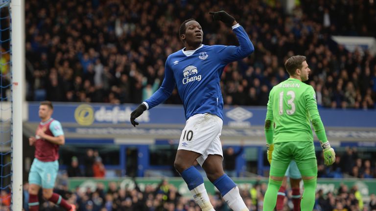 Romelu Lukaku of Everton celebrates scoring his team's first goal 