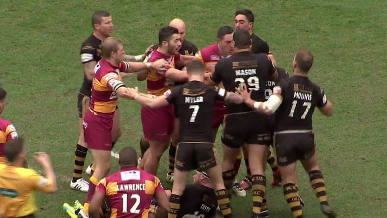 Joe Wardle dismissal against Catalans - screen grab