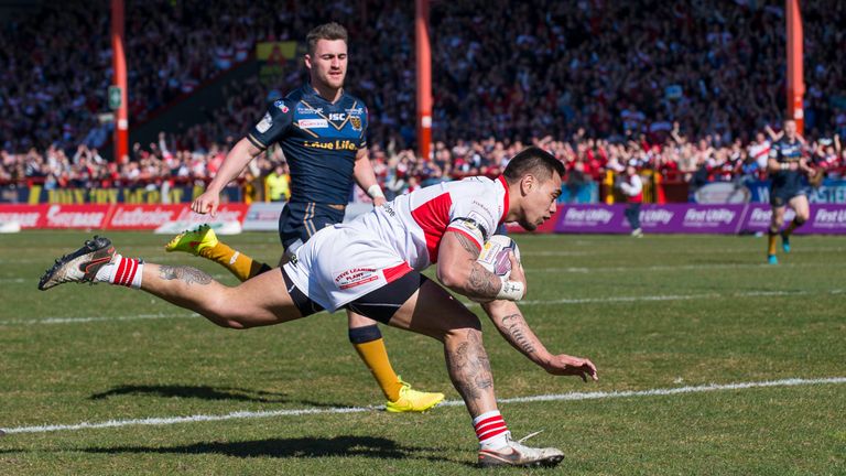 Ken Sio scores Hull KR's second try against Hull FC