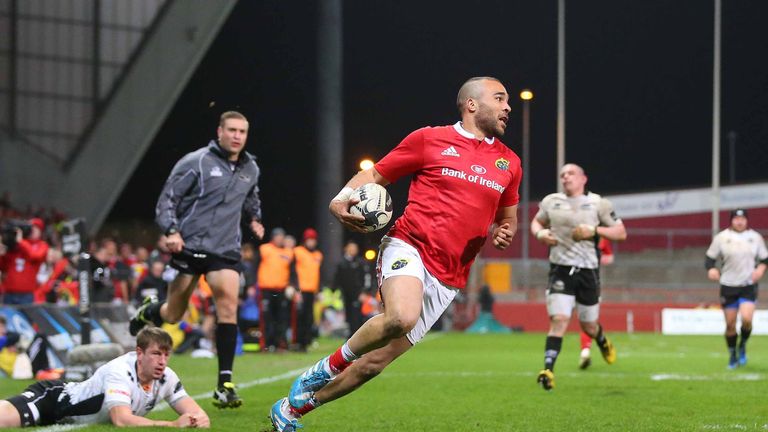 Munster’s Simon Zebo runs in for a try against Zebre
