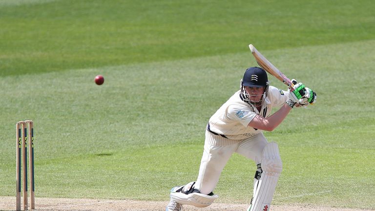 Sam Robson has signed a new Middlesex deal until 2018