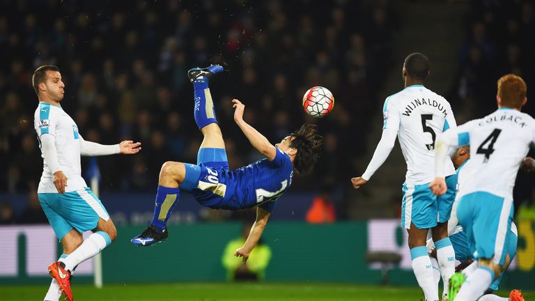Shinji Okazaki scores for Leicester City 