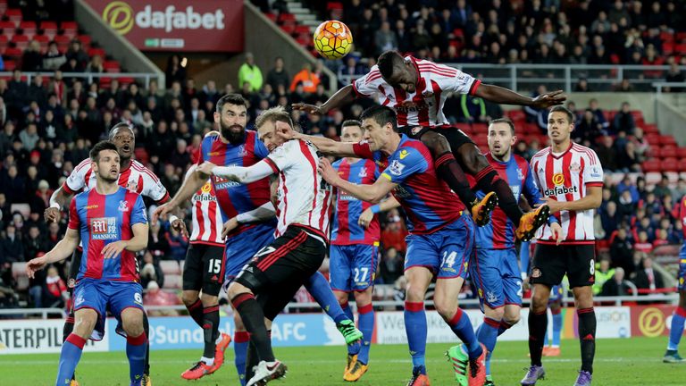 Dame N'Doye rises highest to head Sunderland 1-0 up against Crystal Palace