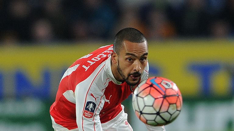 HULL, ENGLAND - MARCH 08:  Theo Walcott of Arsenal during the match between Hull City and Arsenal in the FA 