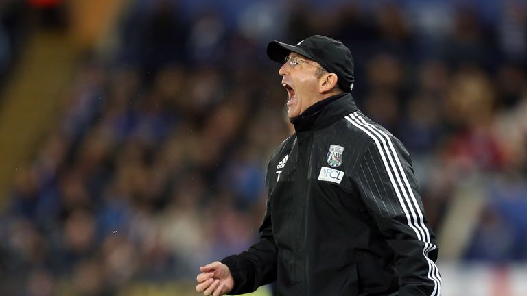 Manager Tony Pulis during the Premier League match between Leicester City and West Bromwich Albion at the King Power Stadium