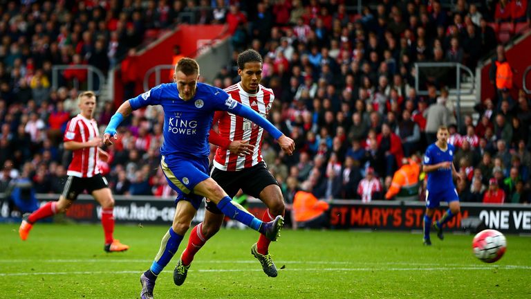 Jamie Vardy (2nd L) of Leicester City scores his team's second goal during the Barclays Premier League match between Southampton 
