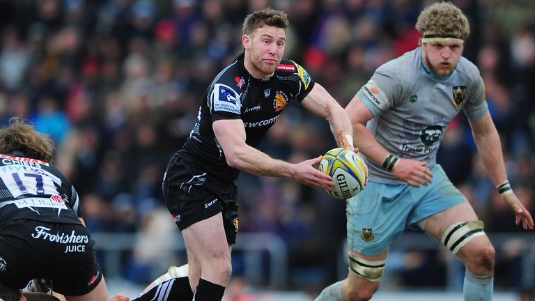 Will Chudley of Exeter Chiefs looks to offload the ball