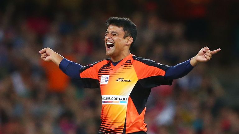 SYDNEY, AUSTRALIA - JANUARY 10:  Yasir Arafat of the Scorchers celebrates taking the wicket of Steve Smith of the Sixers in the super over during the Big B