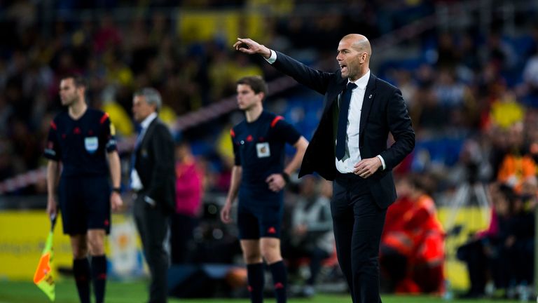 Head coach Zinedine Zidane of Real Madrid gives instructions during the La Liga match against Las Palmas