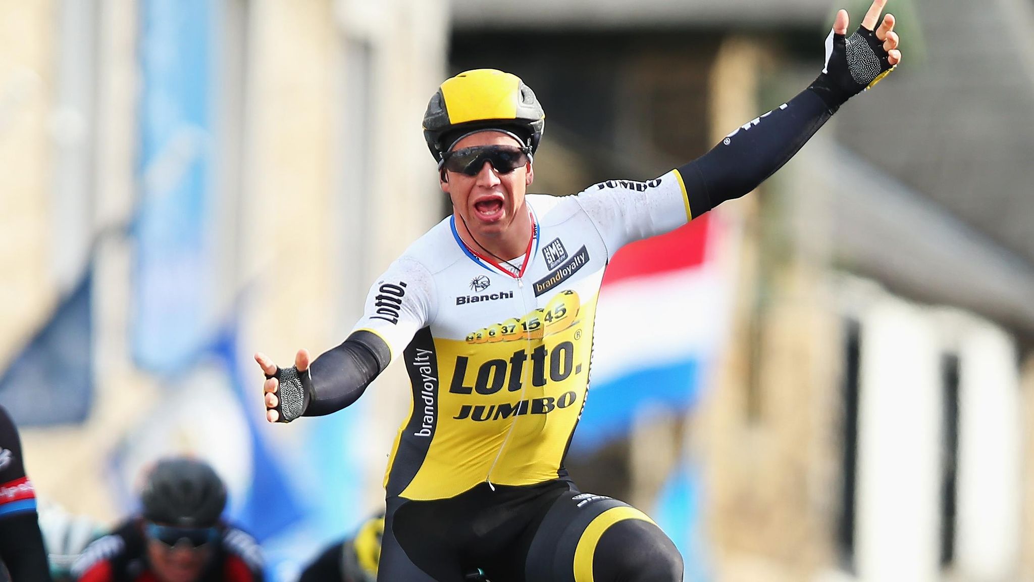 Tour de Yorkshire: Bradley Wiggins and Lizzie Armitstead head men's and ...