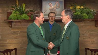 Willett receives the green jacket