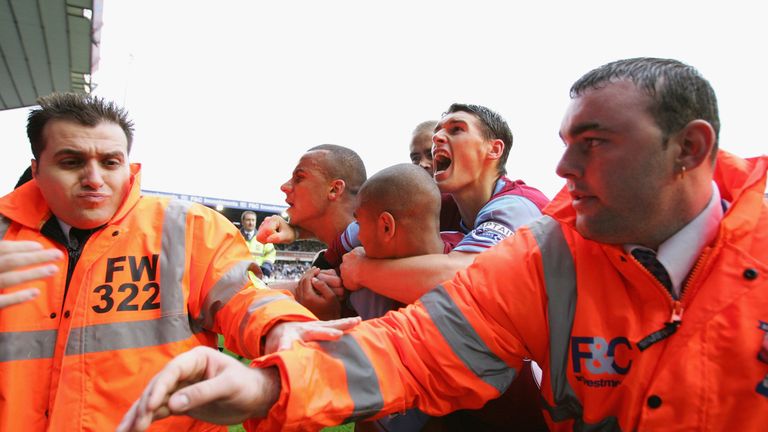 BIRMINGHAM, UNITED KINGDOM - NOVEMBER 11:  Gabriel Agbonlahor of Aston Villa celebrates scoring the winning goal during the Barclays Premier League match b